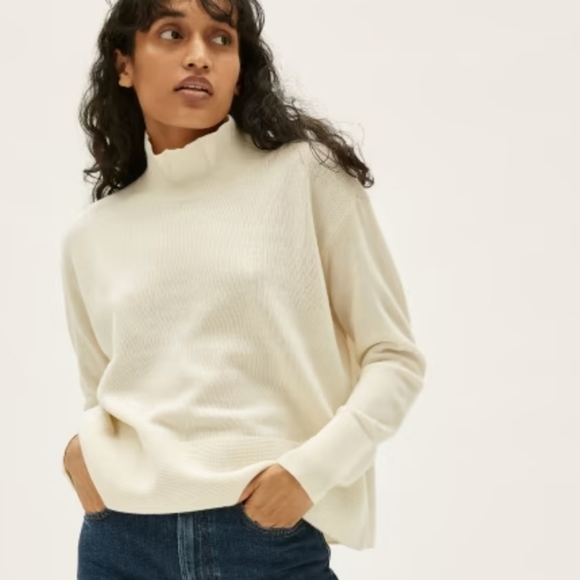 Everlane Sweaters - Everlane Ivory Cashmere Square Turtleneck Sweater sz L
